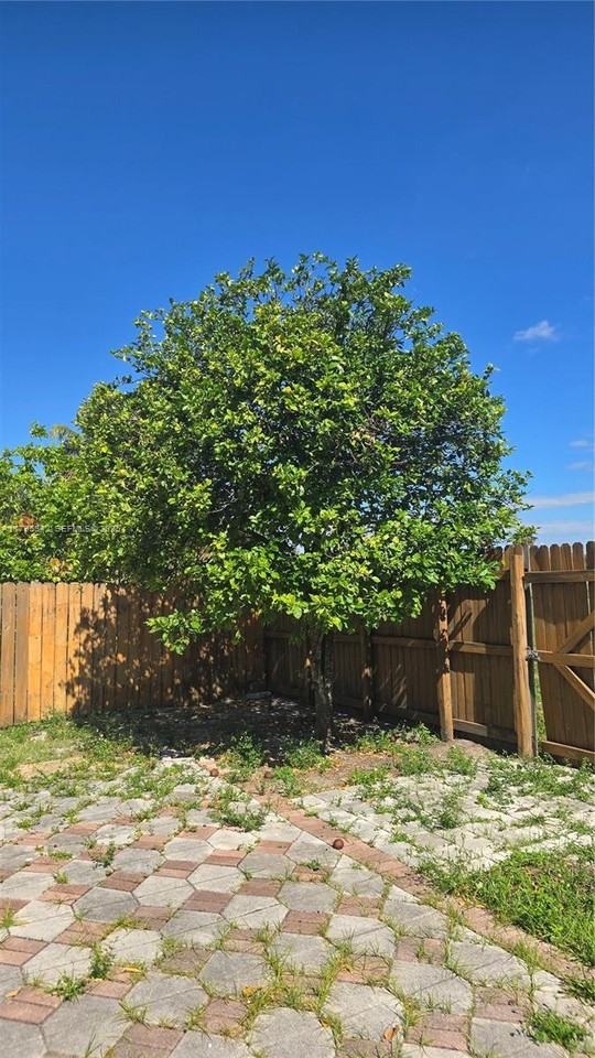 2705 Northwest 204th Lane - Photo 5 of 11