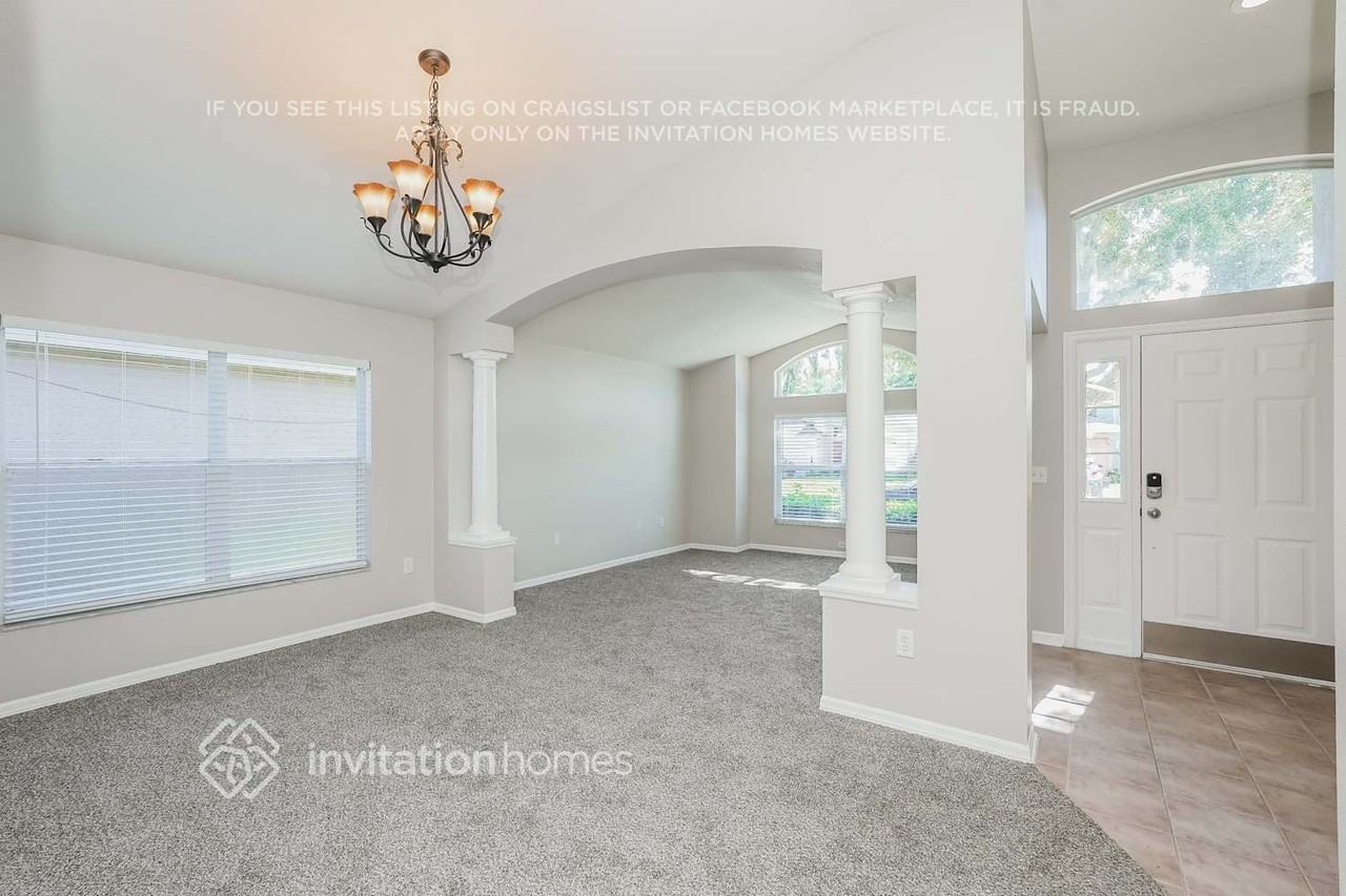 29413 Crossland Dr - Photo 3 of 17