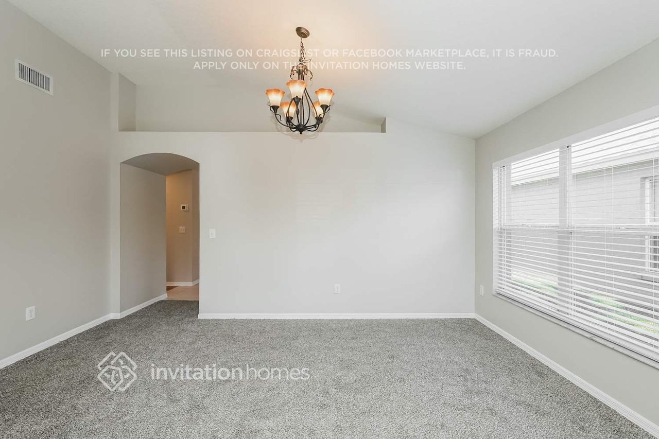 29413 Crossland Dr - Photo 4 of 17