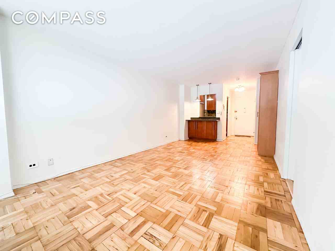 301 E 22nd St #2H - Photo 4 of 16