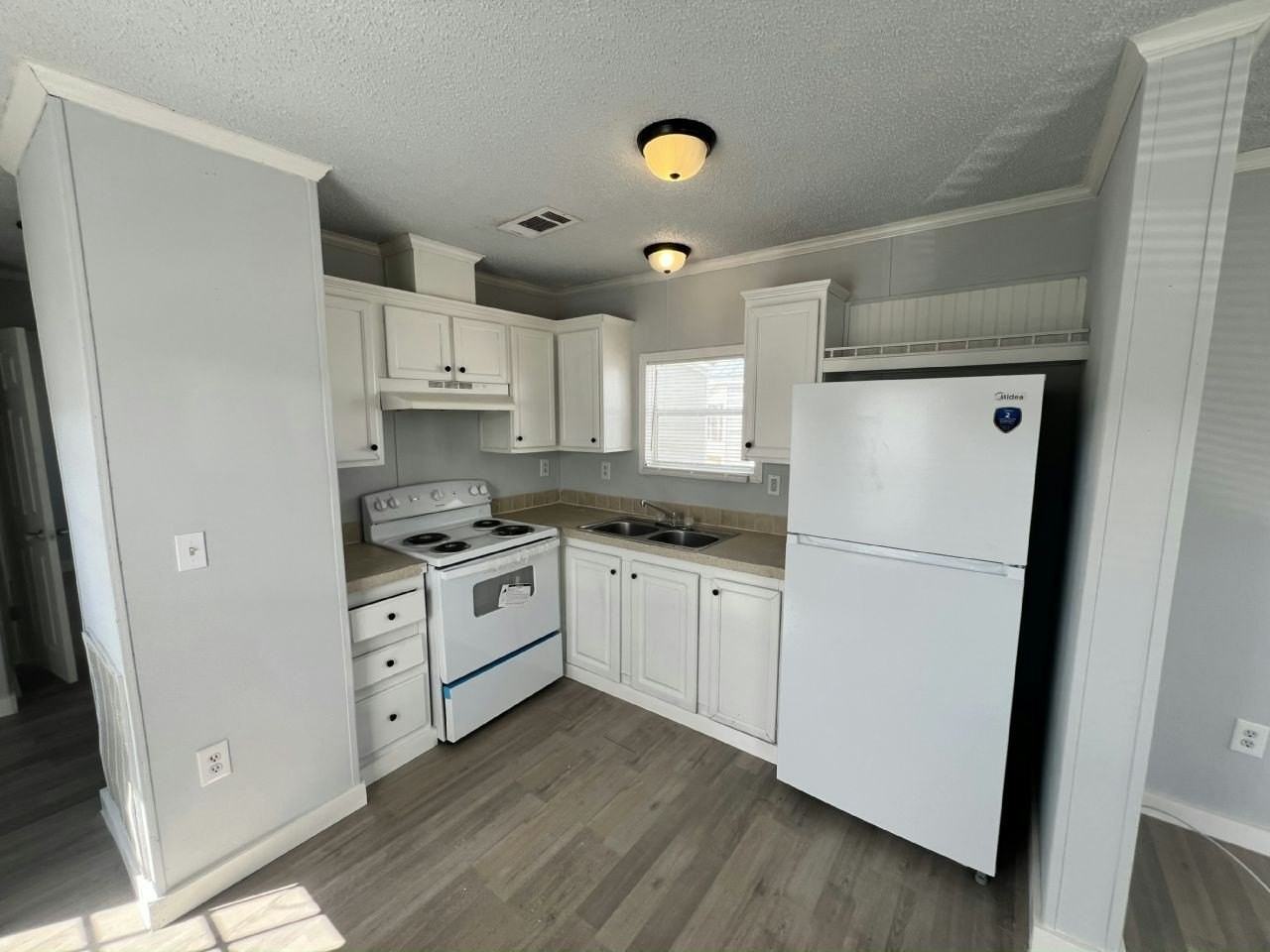 133 N Anoka Ave #133 - Photo 5 of 12