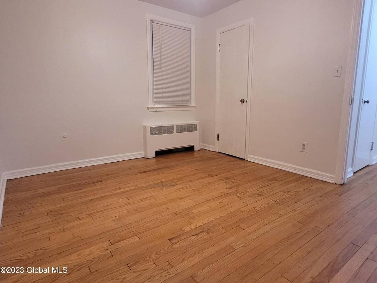 147 Eagle St #3 - Photo 6 of 12