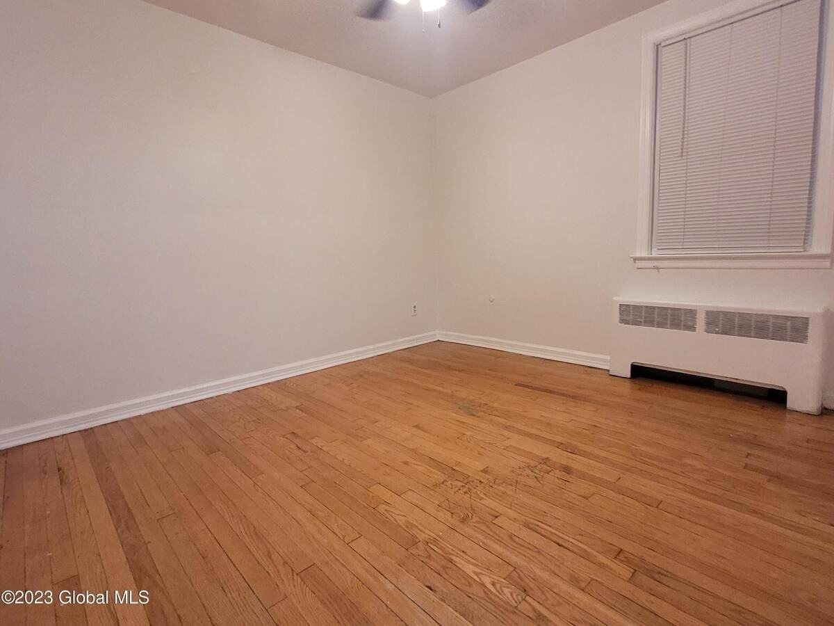 147 Eagle St #3 - Photo 7 of 12