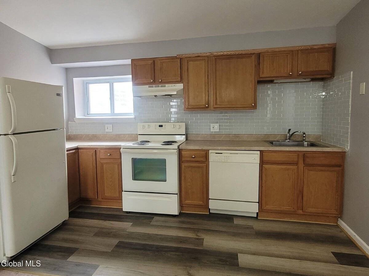 68 Morris St #6 - Photo 3 of 18