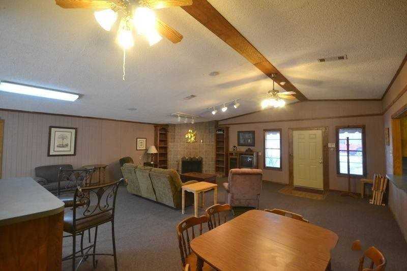 1661 Highway 79 S - Photo 2 of 9