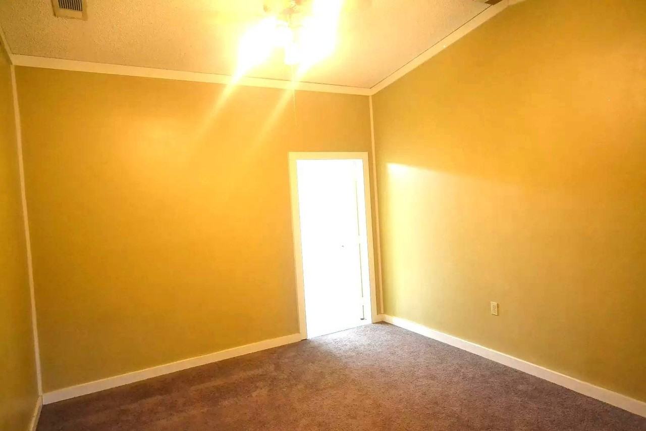 1661 Highway 79 S - Photo 4 of 9