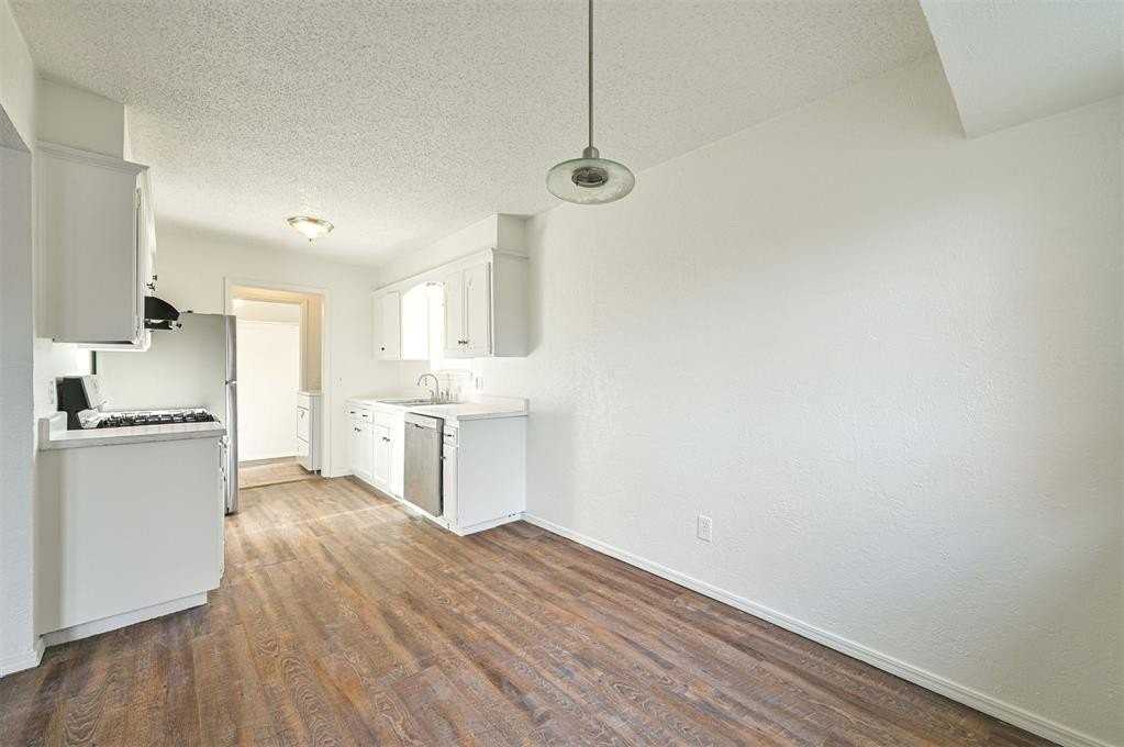 421 Meadow Lake Dr - Photo 7 of 38