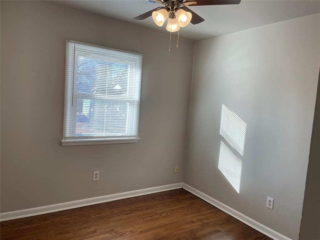 228 W 9th St - Photo 3 of 24