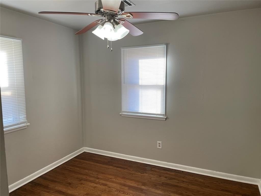 228 W 9th St - Photo 6 of 24