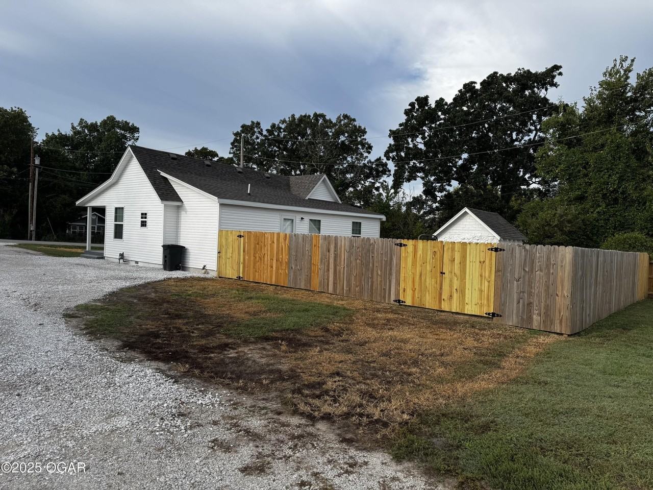 3905 E 13th St - Photo 3 of 16