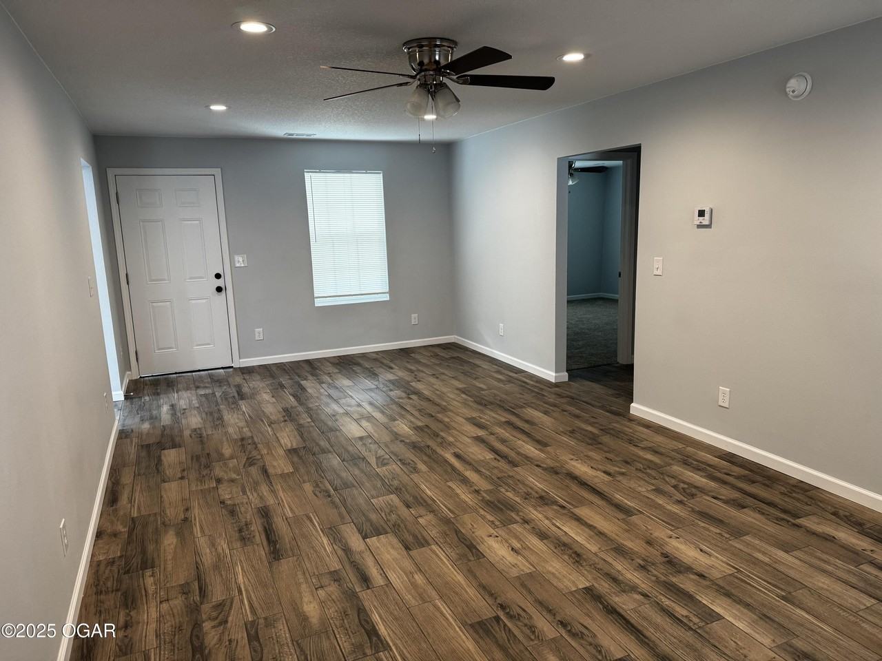 3905 E 13th St - Photo 4 of 16