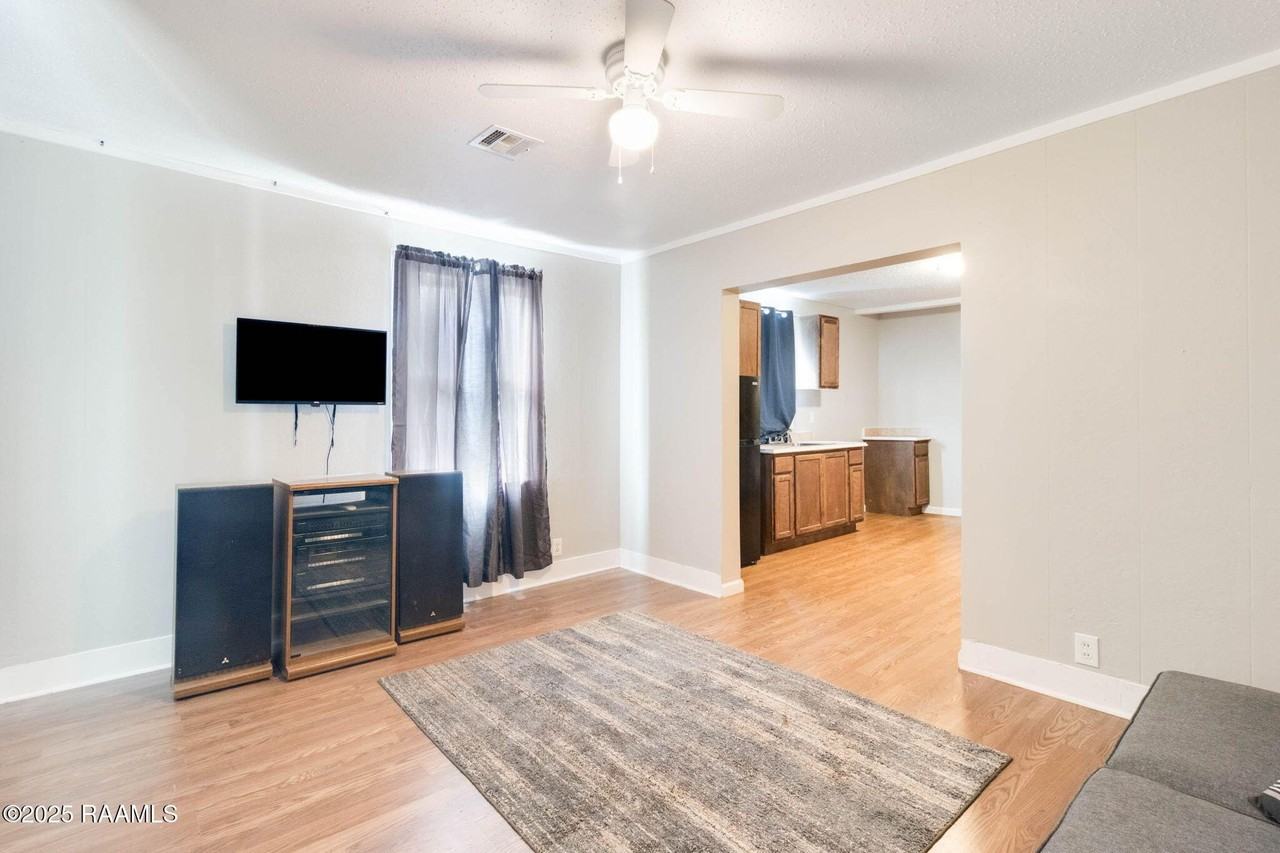 705 N Sterling St - Photo 3 of 14