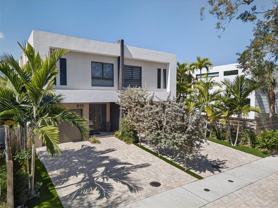 811 Sw 10th Ter - Photo 1 of 1