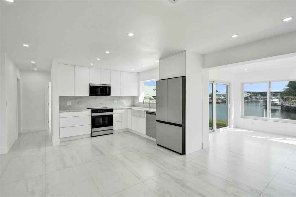 1960 Se 5th Ct - Photo 5 of 37