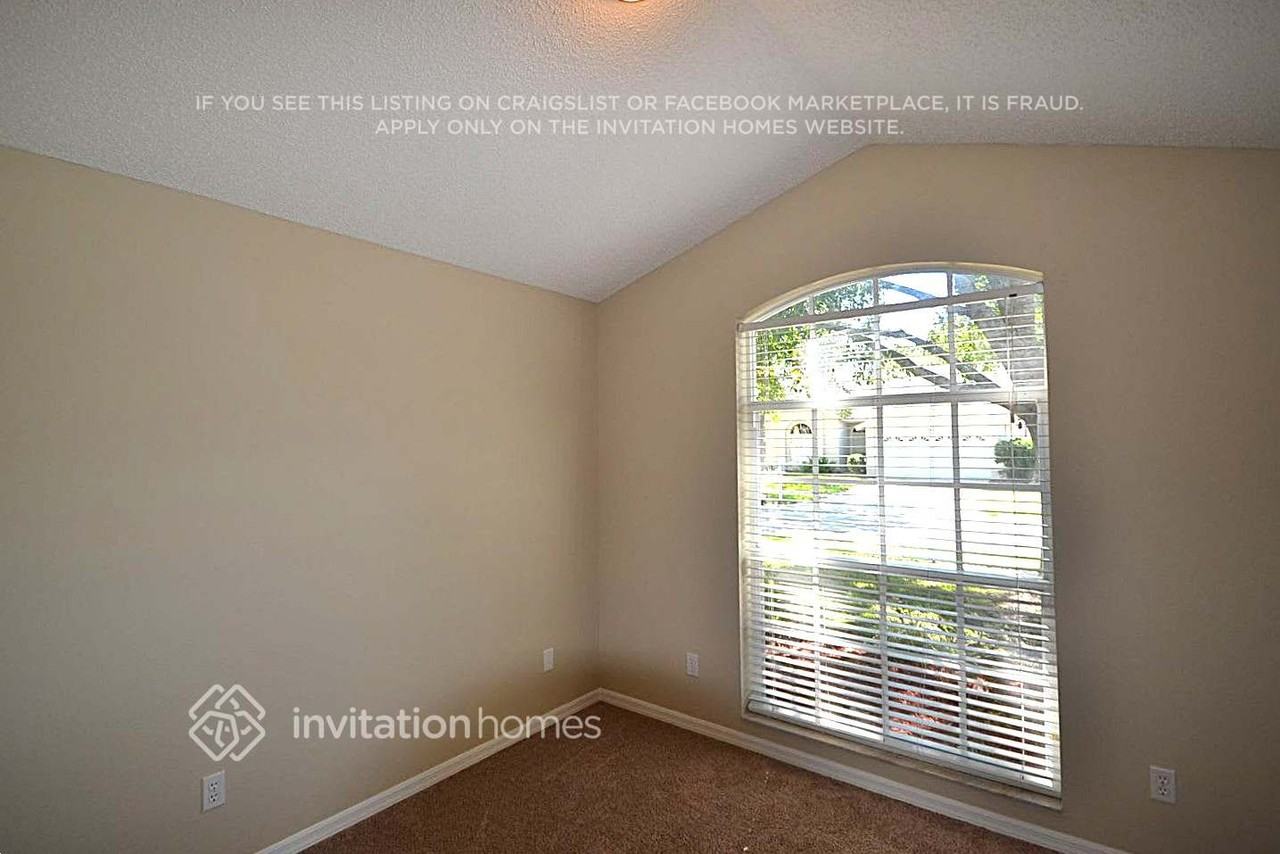 5902 Azure Dr - Photo 6 of 12