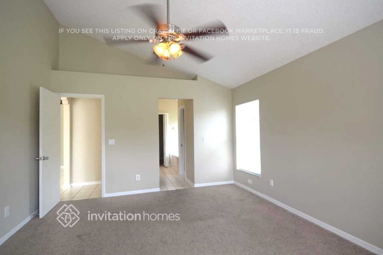 5902 Azure Dr - Photo 7 of 12