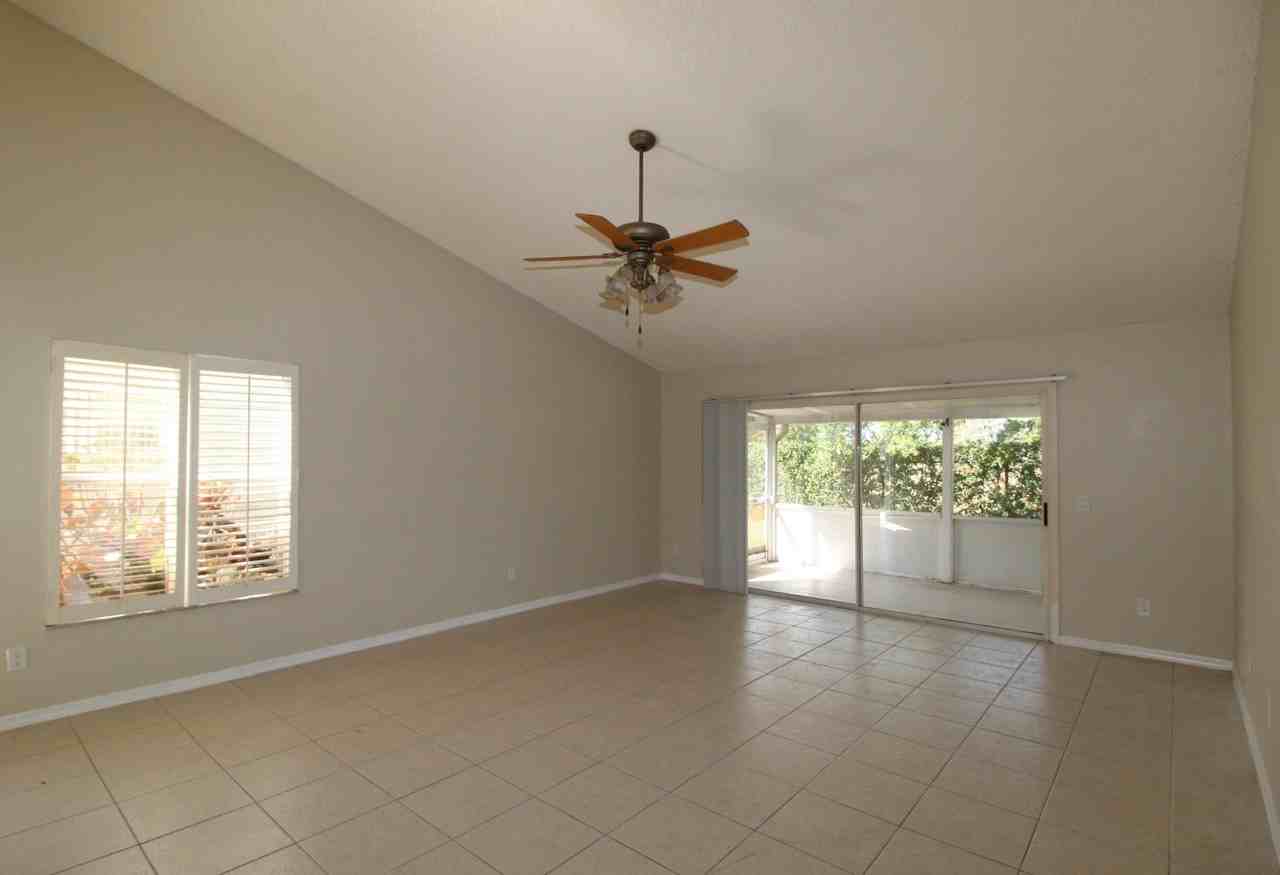 2519 Se Tropical East Cir - Photo 3 of 17