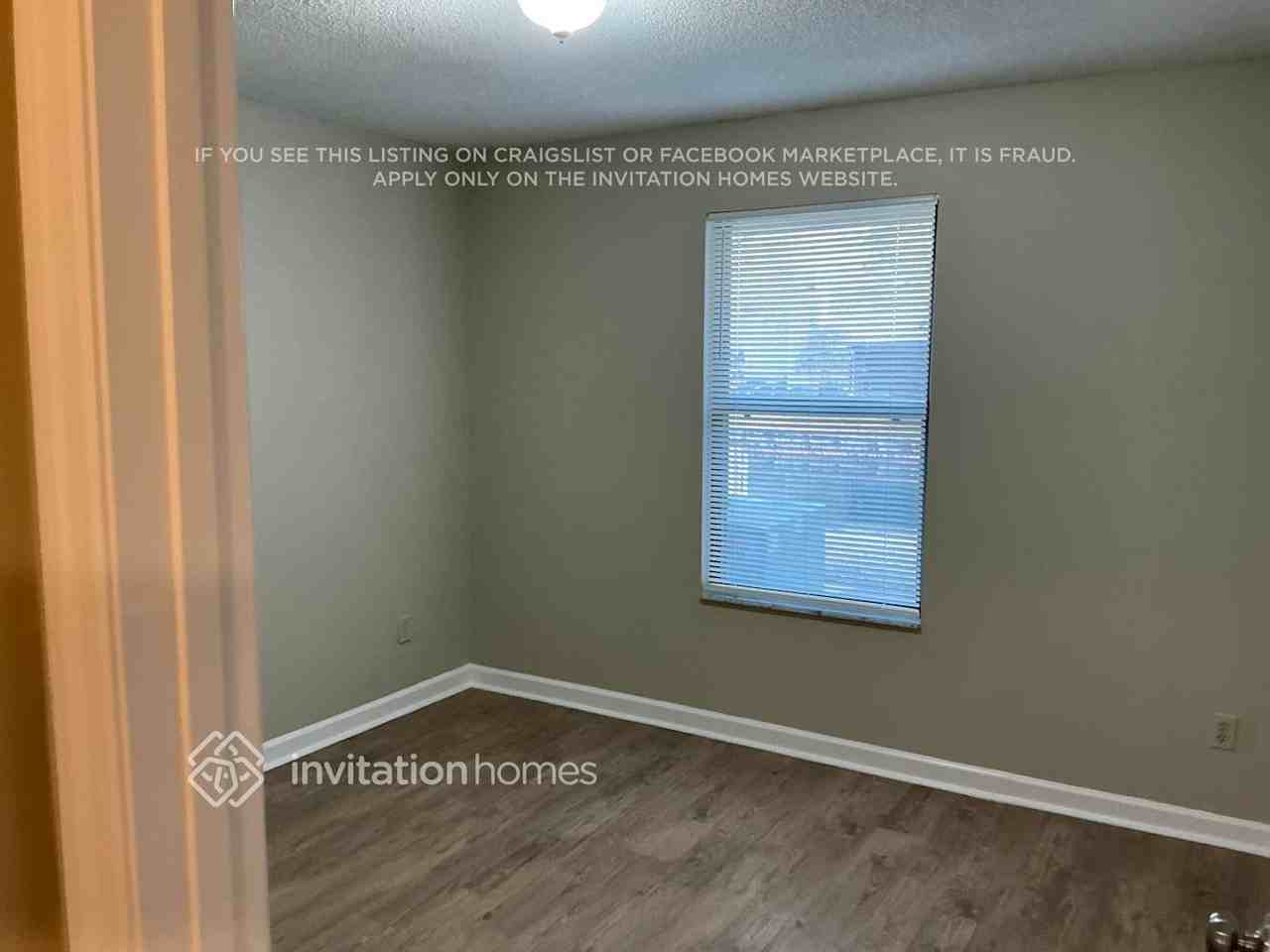 10669 Parliament Pl - Photo 7 of 14