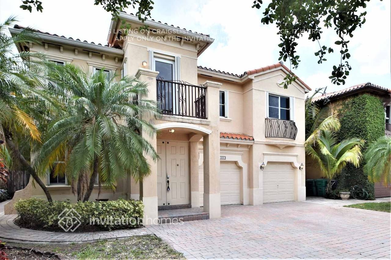 3066 Sw 155th Ave - Photo 3 of 26