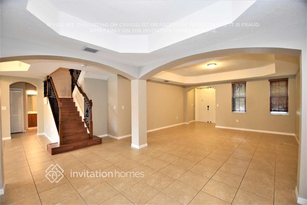 3066 Sw 155th Ave - Photo 4 of 26