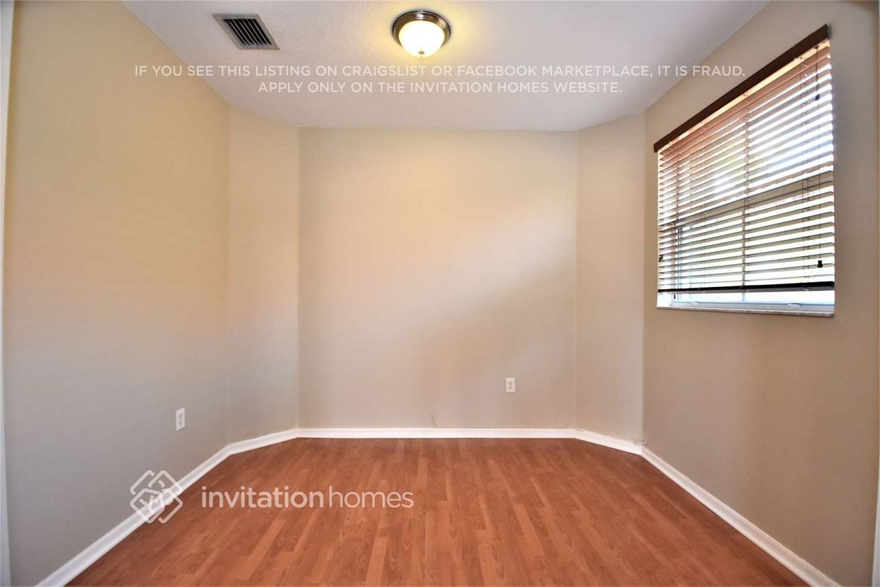 3066 Sw 155th Ave - Photo 7 of 26