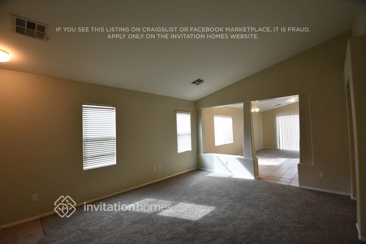 7002 S 40th Ln - Photo 3 of 13