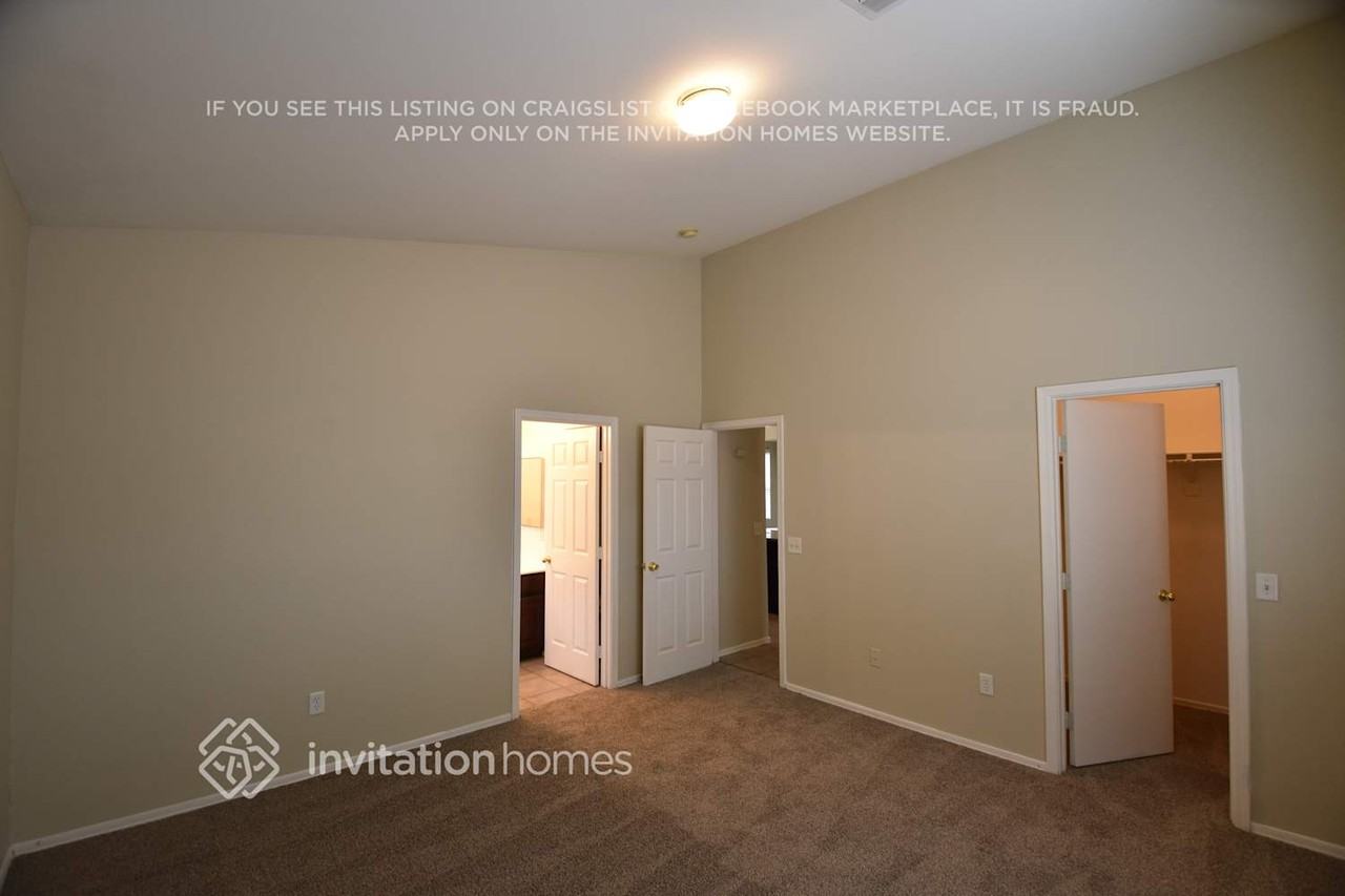 7002 S 40th Ln - Photo 7 of 13