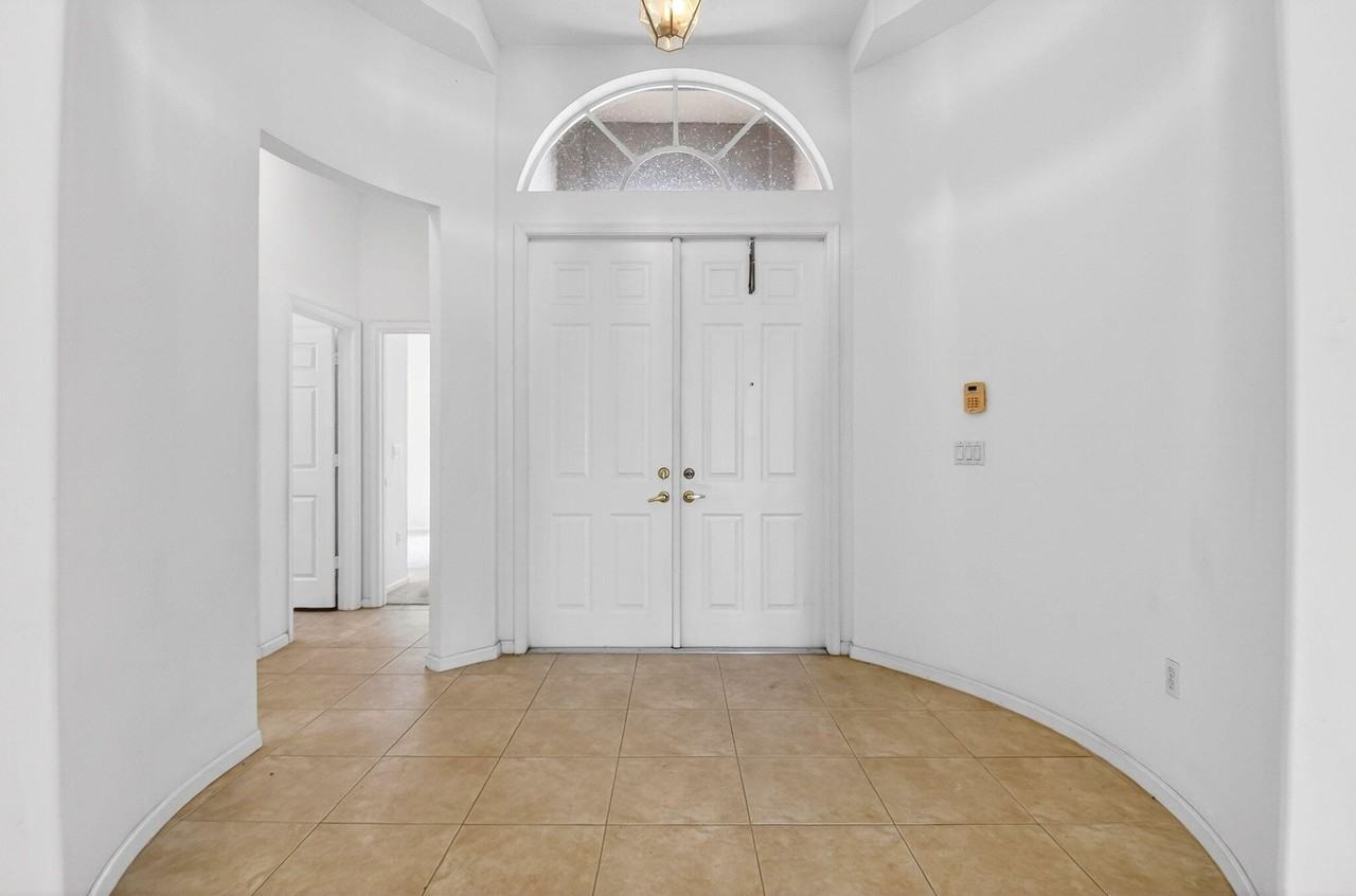 2431 Westmont Dr - Photo 6 of 46