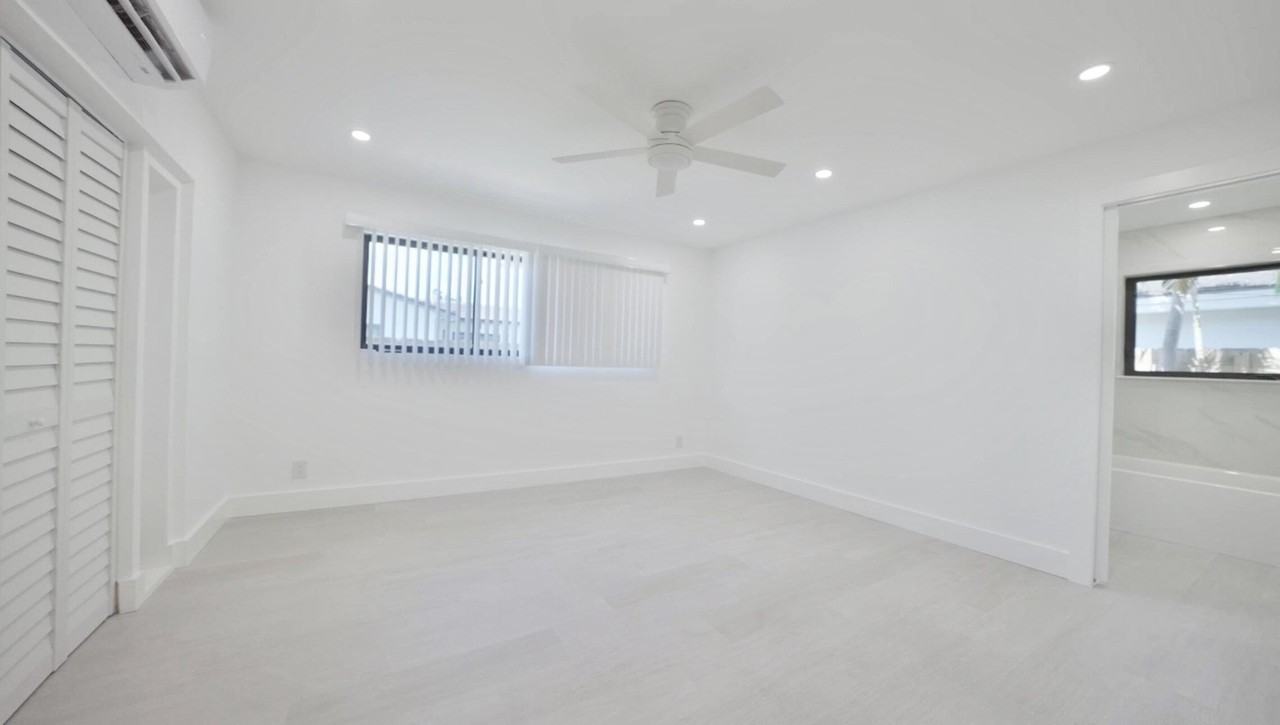 871 Ne 27th Ave - Photo 7 of 24