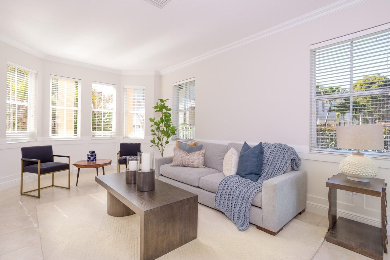 9638 Worswick Ct - Photo 7 of 38