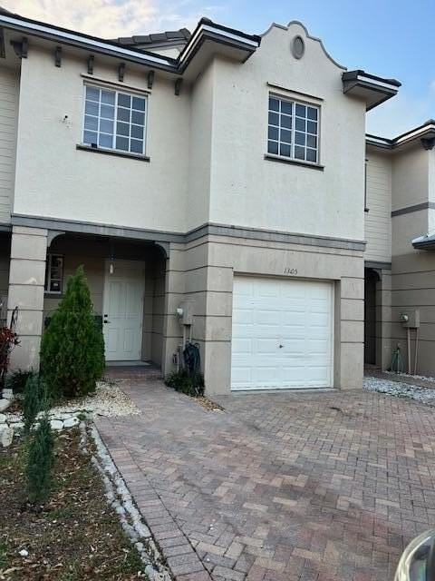 1305 Lucaya Dr - Photo 3 of 37