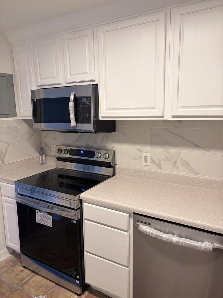 213 Se 9th St - Photo 5 of 15