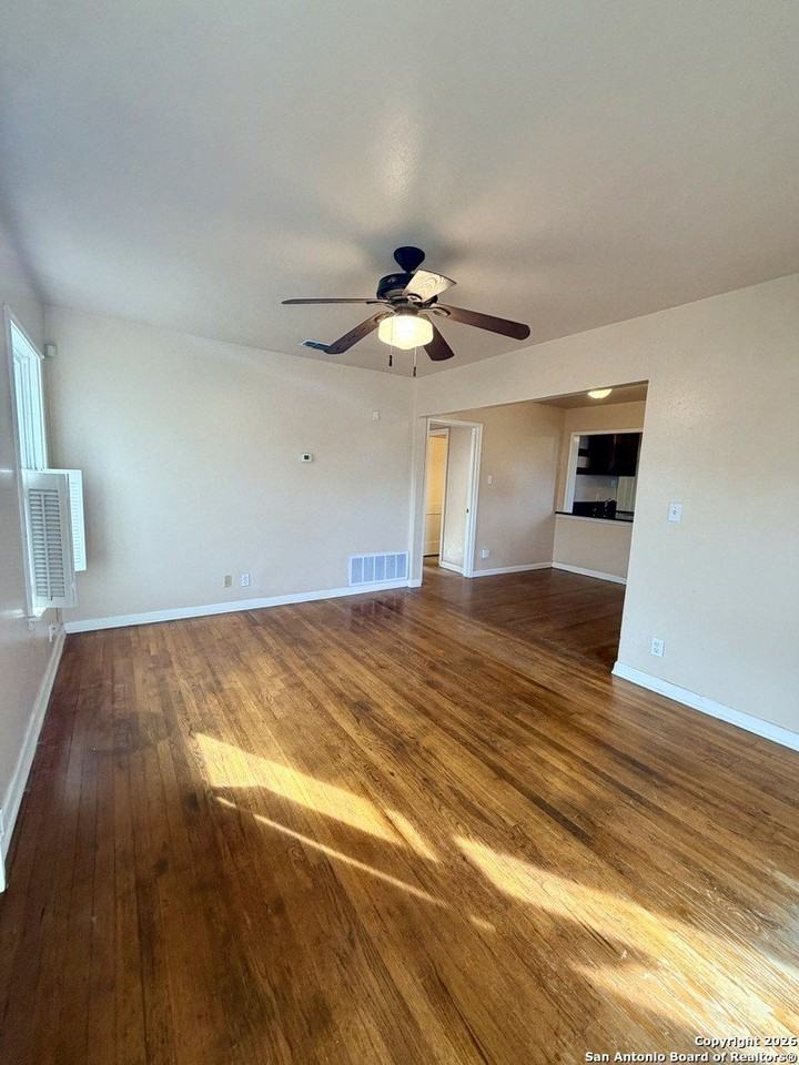 118 Field Crest Dr - Photo 4 of 18