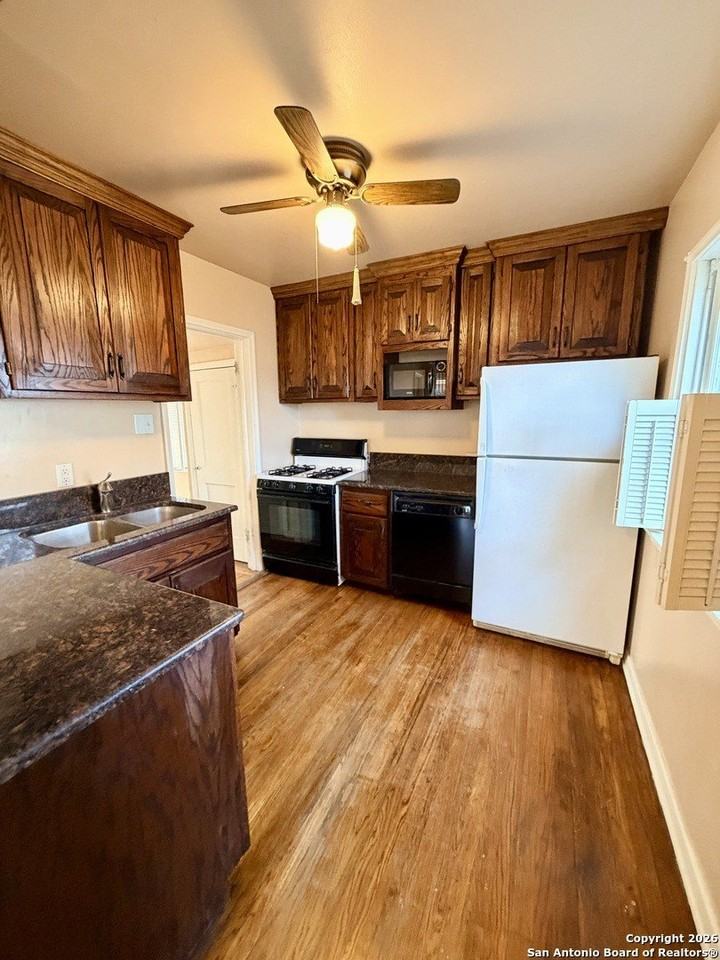 118 Field Crest Dr - Photo 5 of 18