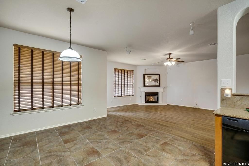 8343 Bordeaux Bay - Photo 7 of 23