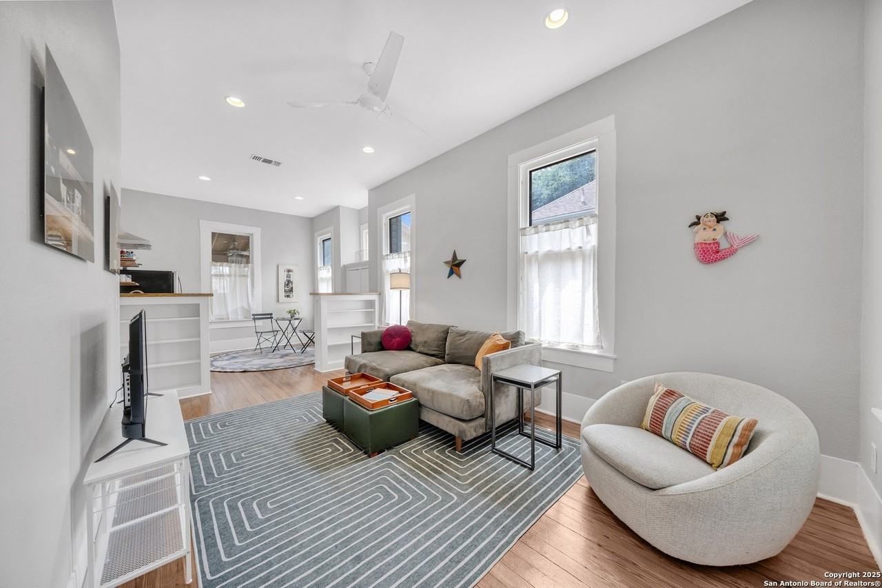 210 Sadie St - Photo 5 of 12