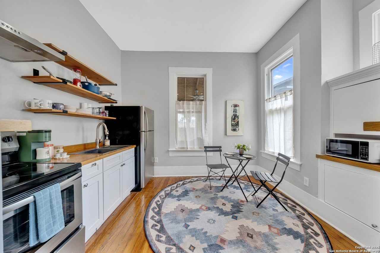 210 Sadie St - Photo 7 of 12