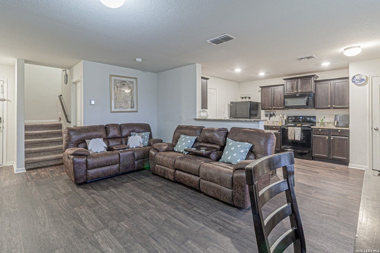 2831 Lavender Mdw - Photo 4 of 29