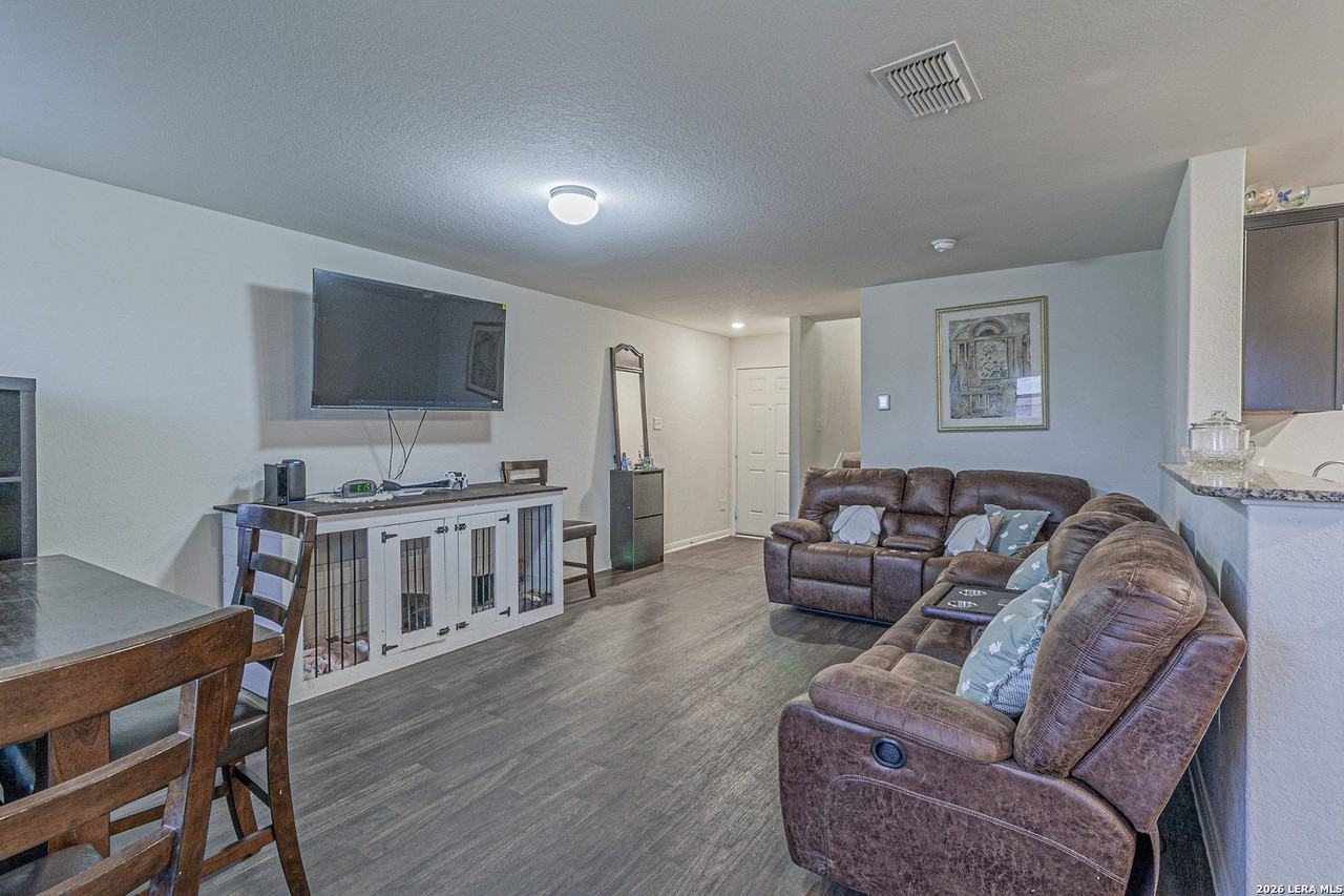 2831 Lavender Mdw - Photo 5 of 29