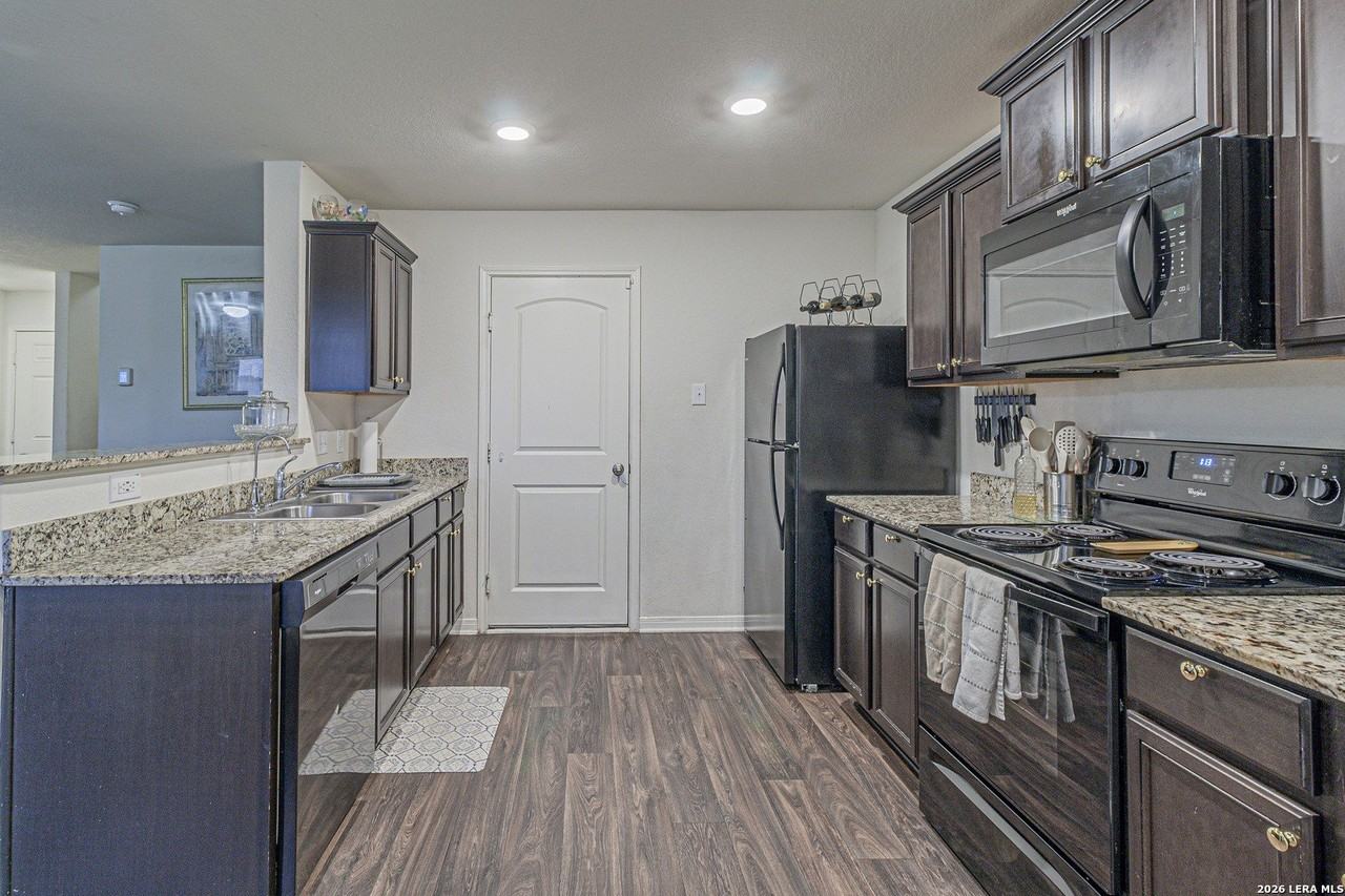 2831 Lavender Mdw - Photo 6 of 29