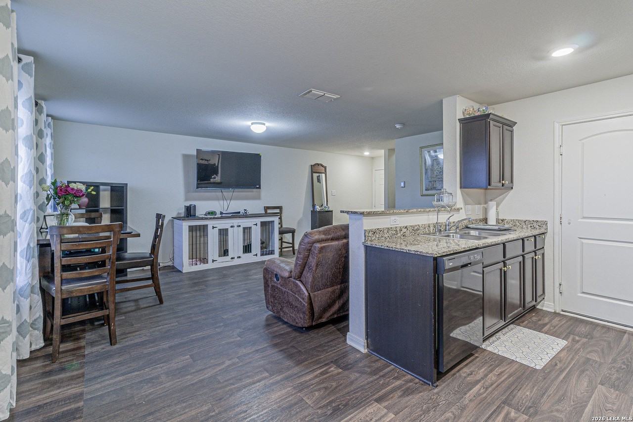 2831 Lavender Mdw - Photo 7 of 29