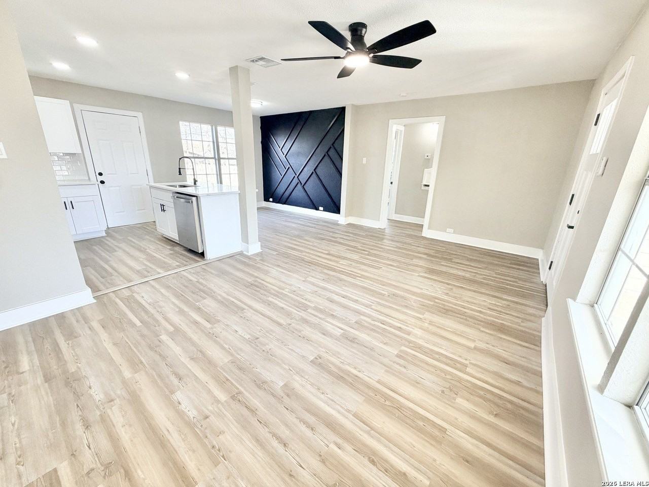 1535 Edison Dr - Photo 3 of 18