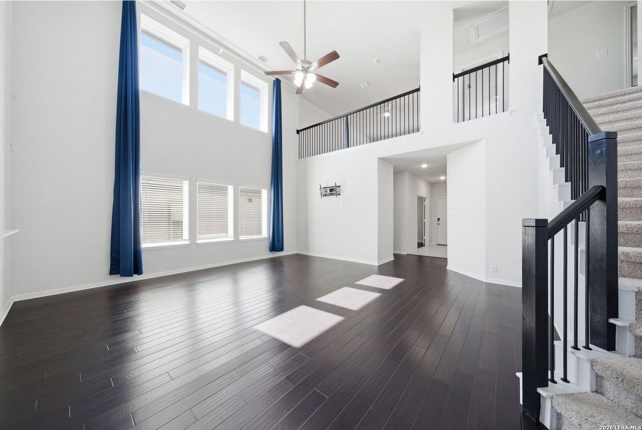 7326 Barlow Grv - Photo 4 of 11