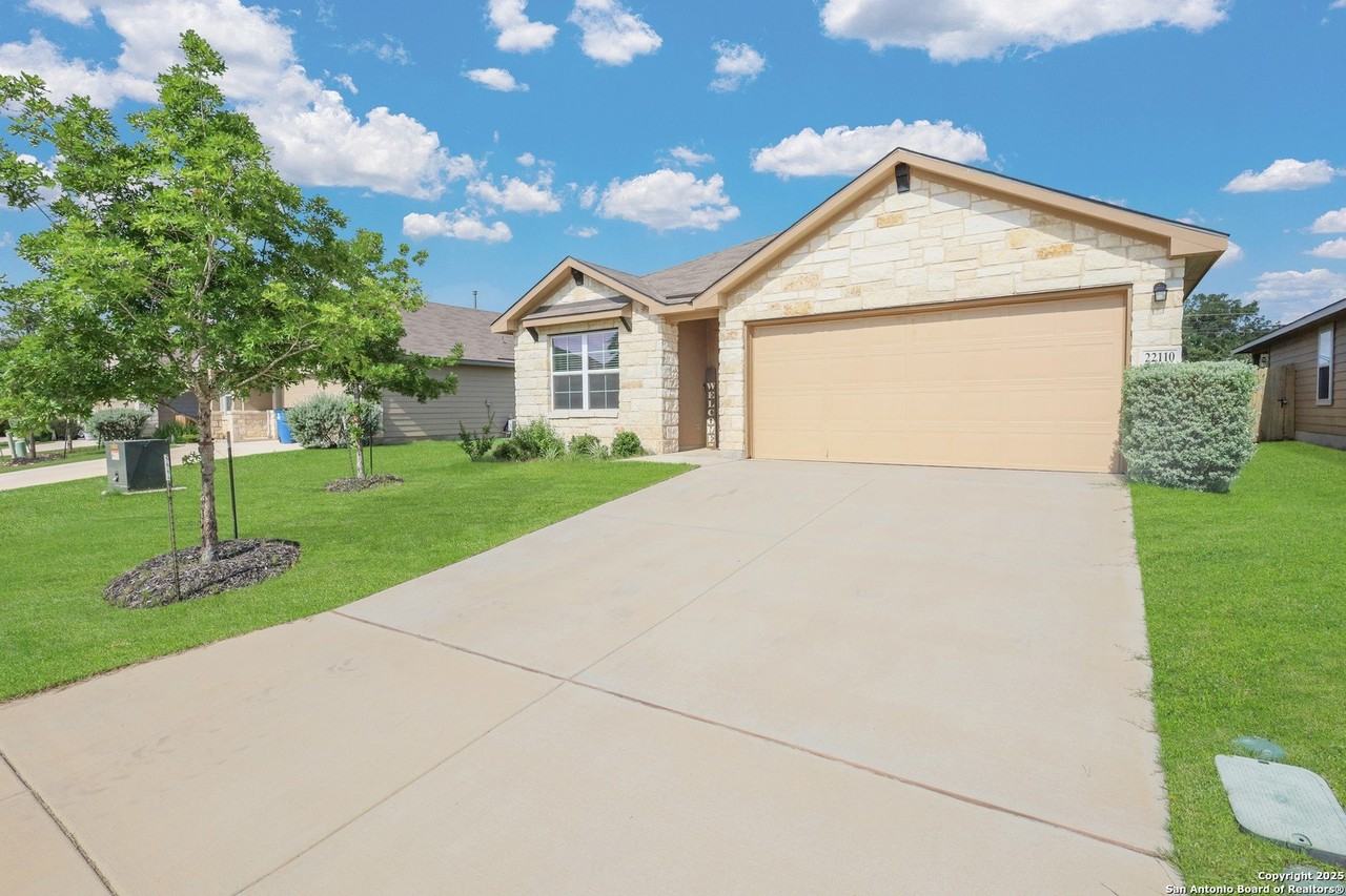 22110 Backspin - Photo 3 of 34