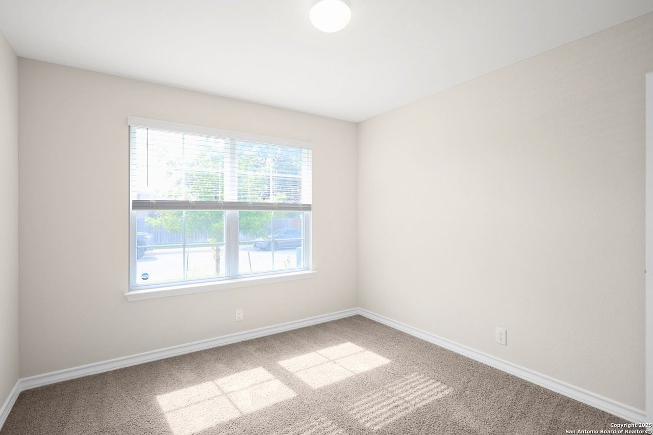 22110 Backspin - Photo 7 of 34