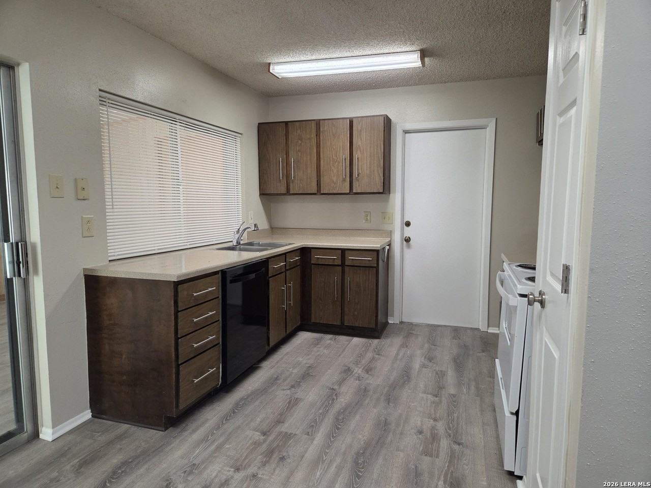 10807 Green Brook St - Photo 5 of 23