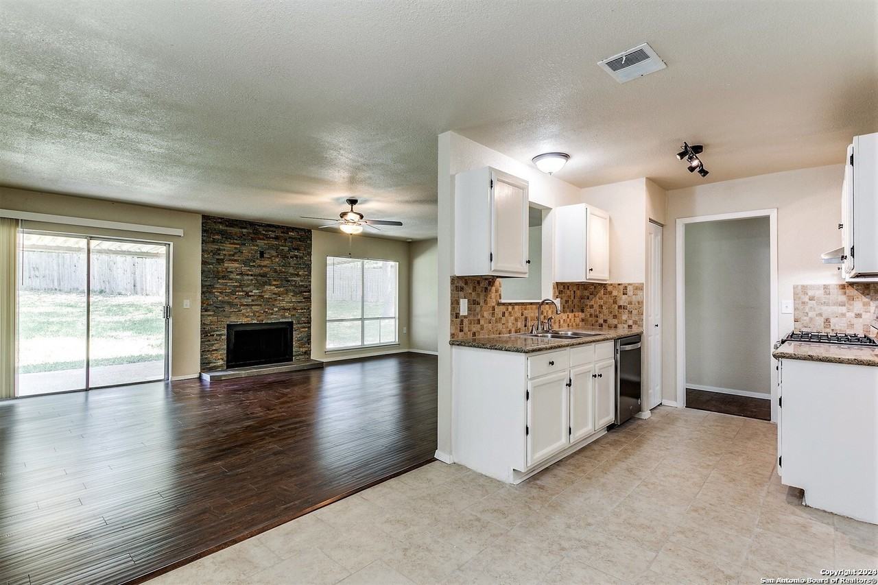 12942 Parton Ln - Photo 5 of 15