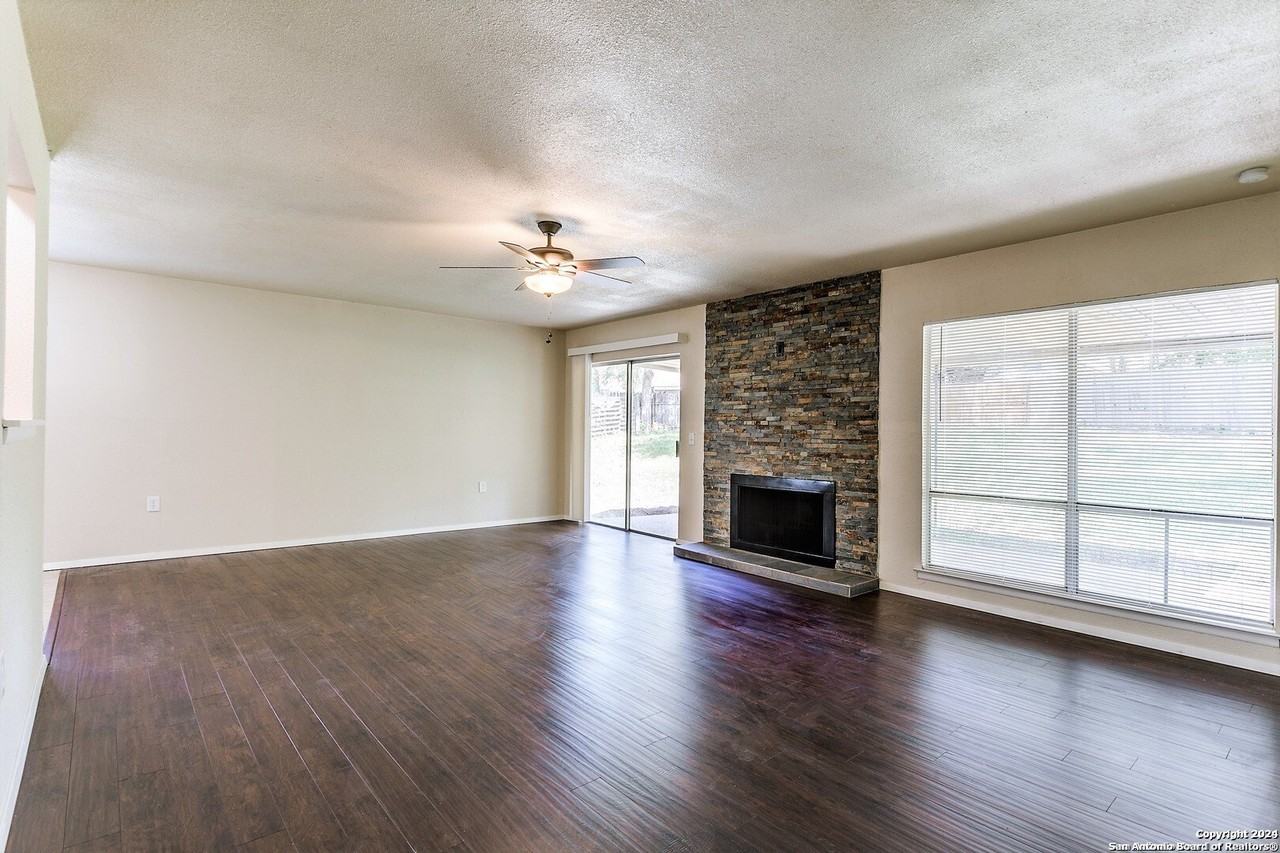 12942 Parton Ln - Photo 6 of 15