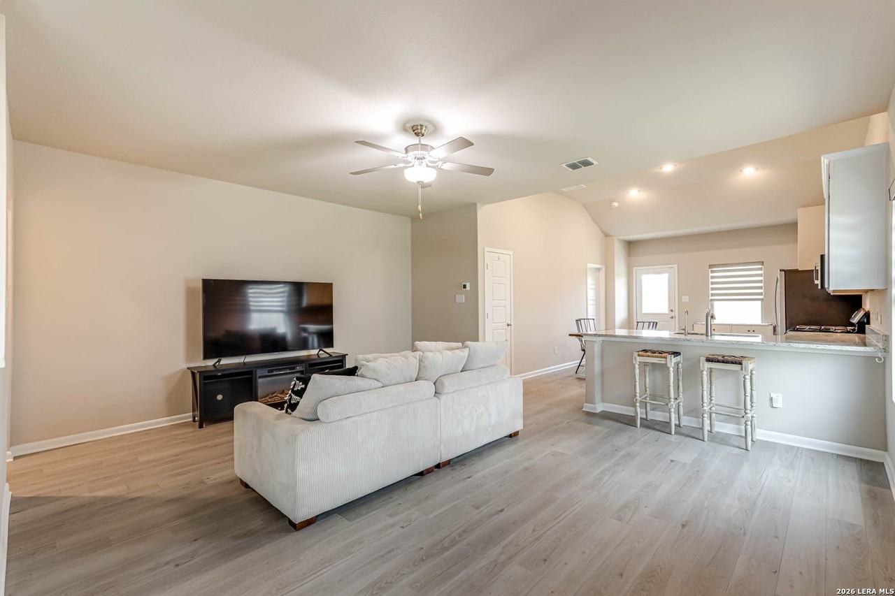 13609 Mineral Wl - Photo 5 of 33