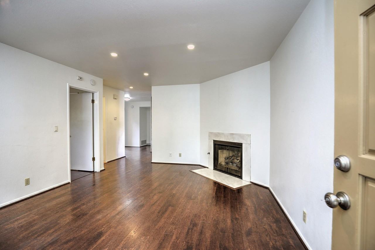 1815 Bath St Apt 1 #1 - Photo 5 of 20